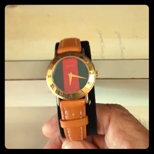 Authentic Gucci men’s watch leather